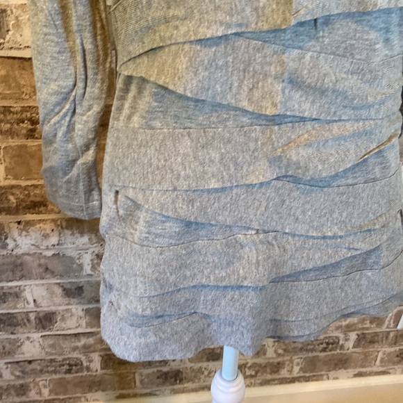 Vince Camuto long lightweight sweater. Size M. Gray with layered design. - Picture 5 of 11